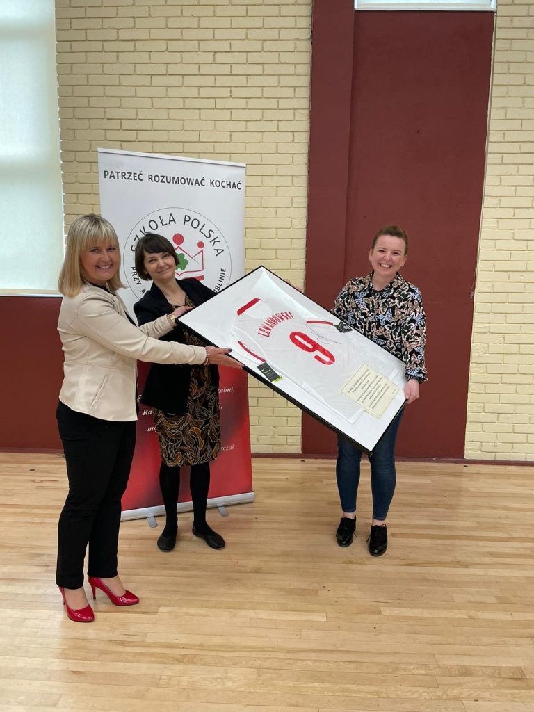 1000 euro z licytacji koszulki Lewego. Dziękujemy!