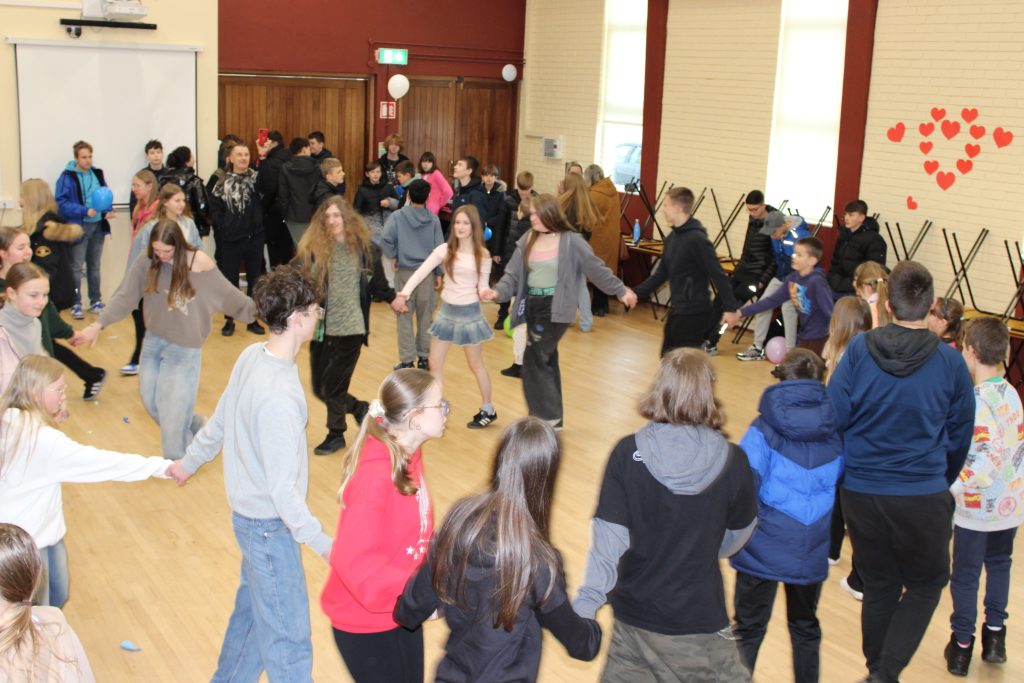 Dyskoteka walentynkowa – samorząd uczniowski w akcji